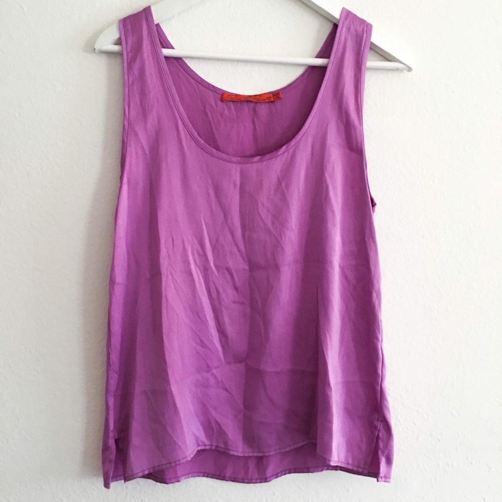 Feel The Piece Scoop Neck Tank